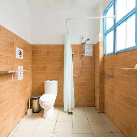 Hostal Jungle House *